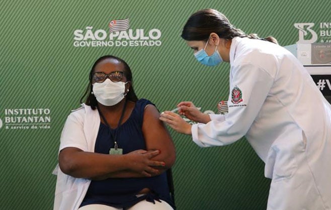 The race for vaccination against Covid-19 in Brazil: How can the fake news and the negligence of the government influence the immunization?